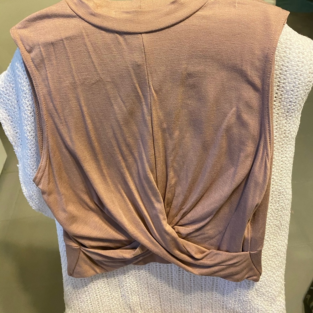 TOPSHOP high neck crop top NWT Size 8